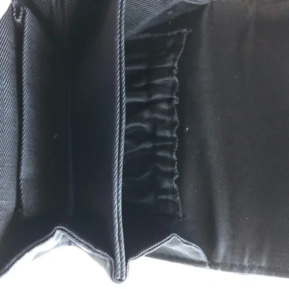 Hand Embroidered Asian Silk Wallet. Size 4.5x3.5 Floral Embroidery. - Picture 5 of 7